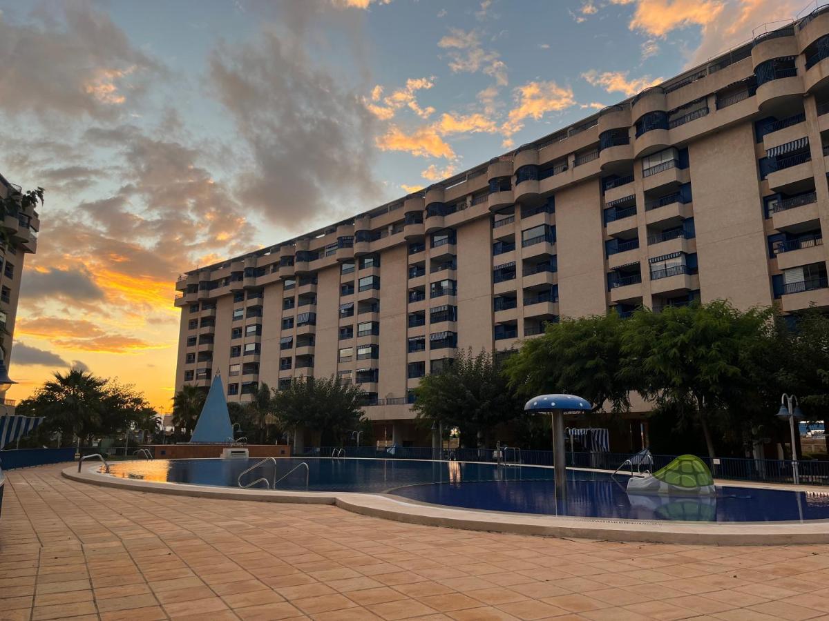 Апартаменты Atico Frente Al Mar, Pataconablue, Complejo Vacacional Валенсия Экстерьер фото